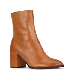 EOS Footwear Ankle Boots><noscript><img width=