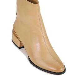 EOS Footwear Ankle Boots><noscript><img width=