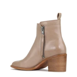 EOS Footwear Ankle Boots><noscript><img width=