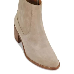 EOS Footwear Ankle Boots><noscript><img width=