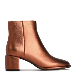 EOS Footwear Ankle Boots><noscript><img width=