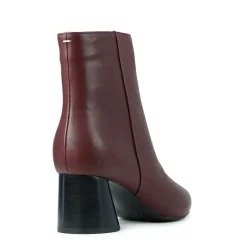 EOS Footwear Ankle Boots><noscript><img width=