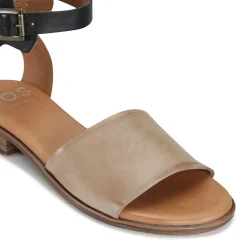 EOS Footwear Sandals><noscript><img width=