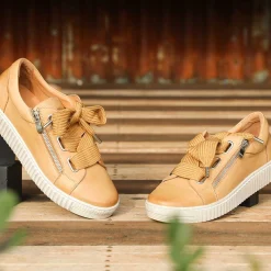 EOS Footwear Flat Sneakers><noscript><img width=
