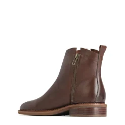 EOS Footwear Ankle Boots><noscript><img width=