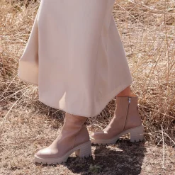 EOS Footwear Ankle Boots><noscript><img width=