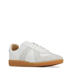 EOS Footwear Flat Sneakers><noscript><img width=