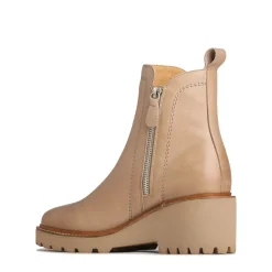 EOS Footwear Ankle Boots><noscript><img width=