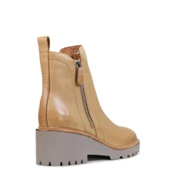 EOS Footwear Ankle Boots><noscript><img width=
