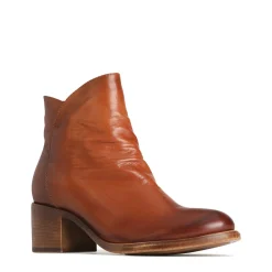EOS Footwear Ankle Boots><noscript><img width=