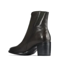 EOS Footwear Ankle Boots><noscript><img width=