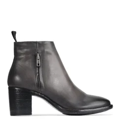 EOS Footwear Ankle Boots><noscript><img width=