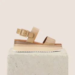 EOS Footwear Wedges & Espadrilles><noscript><img width=