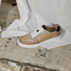 EOS Footwear Flat Sneakers><noscript><img width=