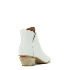 EOS Footwear Ankle Boots><noscript><img width=