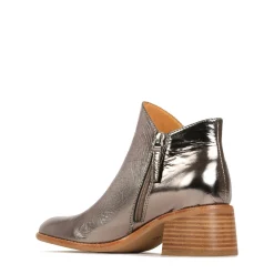 EOS Footwear Ankle Boots><noscript><img width=