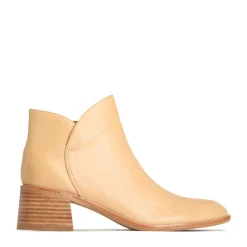 EOS Footwear Ankle Boots><noscript><img width=