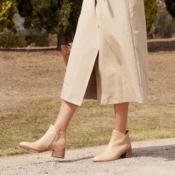 EOS Footwear Ankle Boots><noscript><img width=