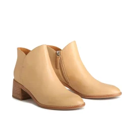 EOS Footwear Ankle Boots><noscript><img width=